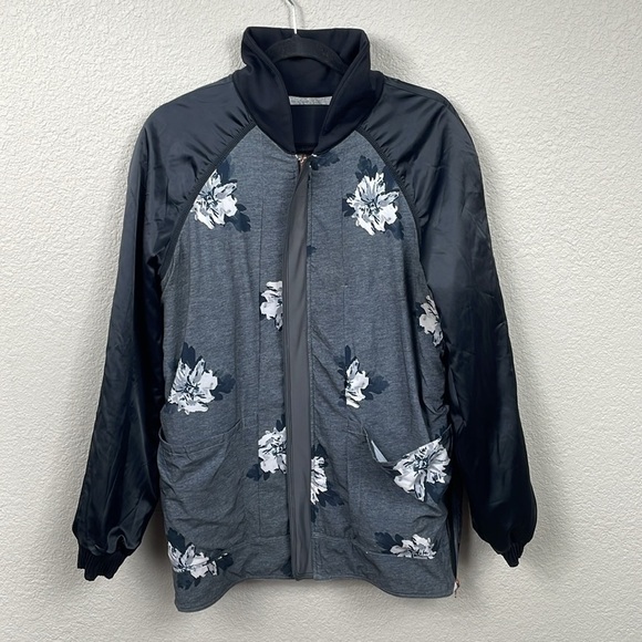 Lululemon Both Ways Bomber Jacket Heathered White Black Atomic Flower Reversible - Picture 6 of 13